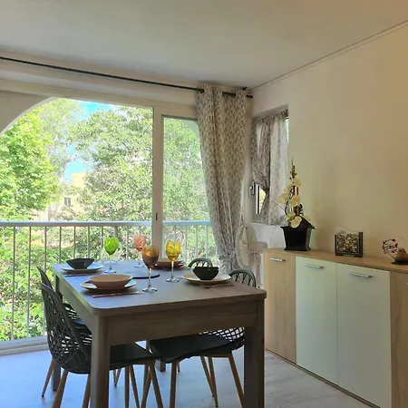 Cap D'agde, 2 Pieces, 4 Personnes - Fr-1-249-406 *